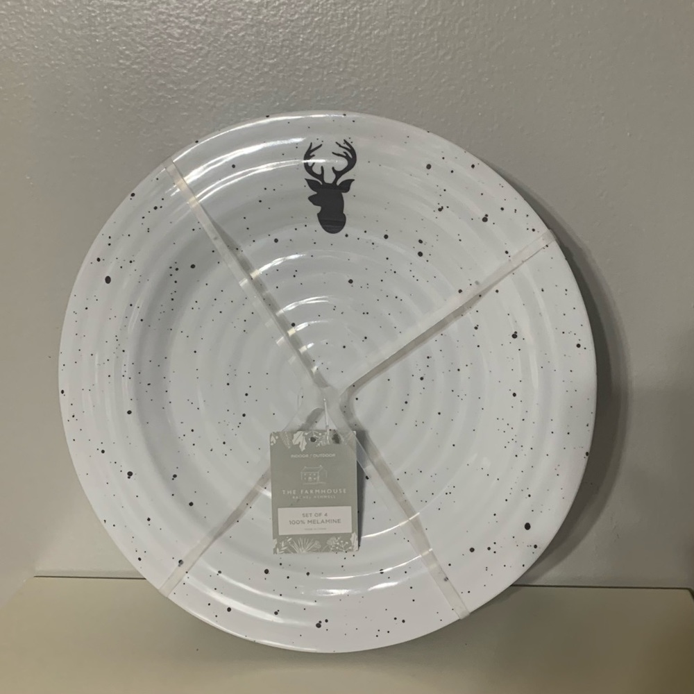 Rachel Ashwell melamine dinner plates, NWT